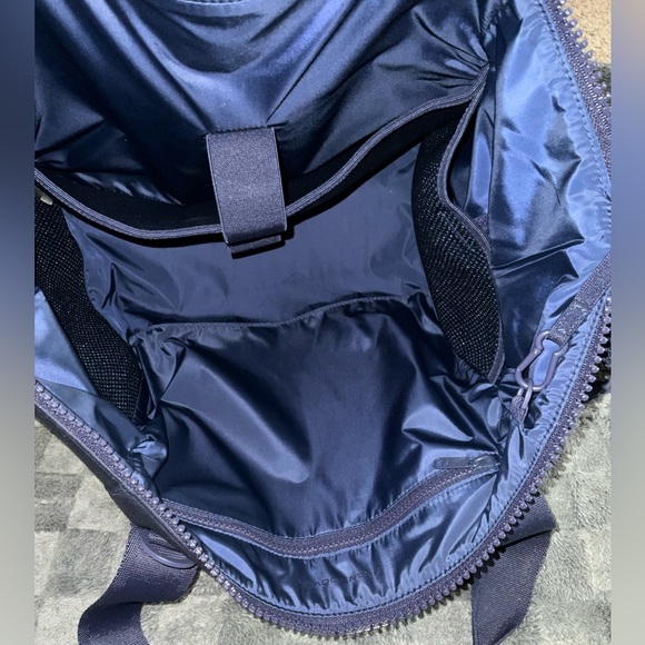 Dagne Dover Landon Carryall Medium ~Navy Travel Bag. Dust Bag added - Picture 5 of 11